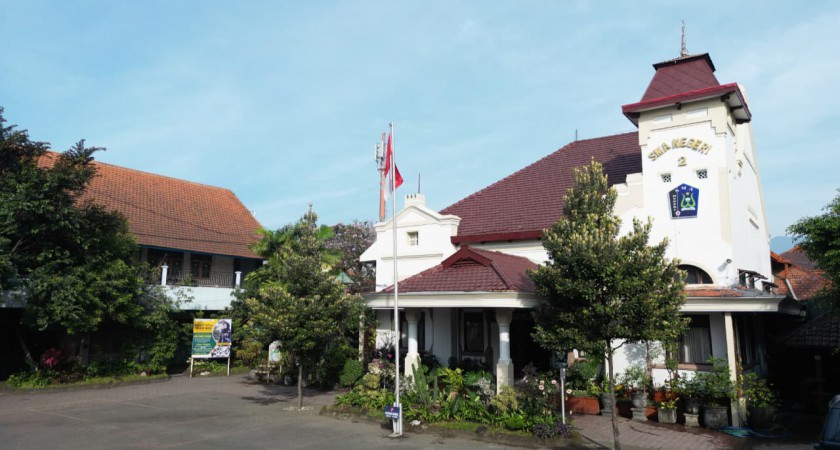 SMAN 2 Kota Malang Raih Juara 1 Lomba Perwajahan Sekolah se-Jawa Timur