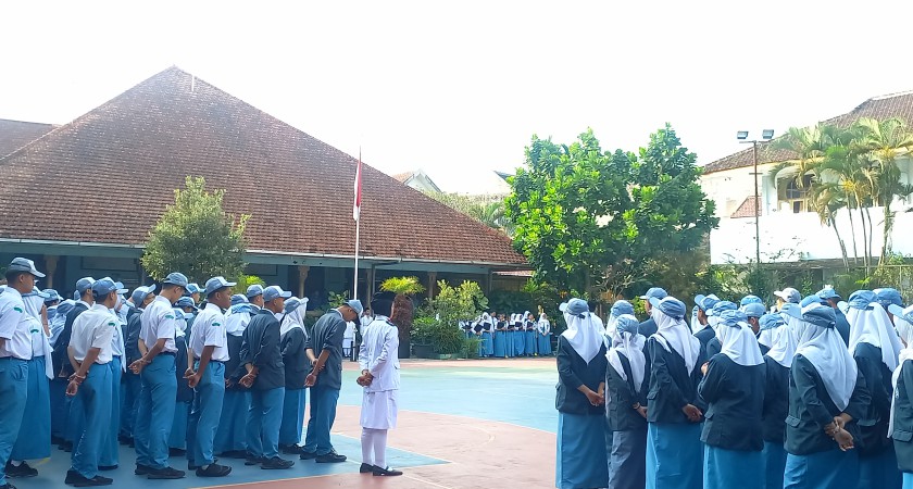 SMAN 2 Malang Gelar Upacara Hari Kebangkitan Nasional 2025 dengan Khidmat