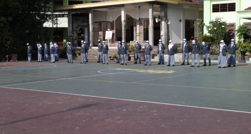 Upacara Memperingati Hari Pahlawan dan Serah Terima Jabatan Pengurus OSIS/PK Periode 2019-2020 ke 2020-2021