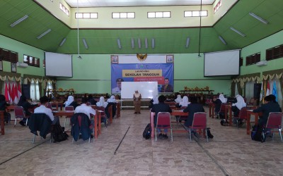 Pembelajaran Luring KBC (Kelompok Belajar Cepat) dengan Protokol Kesehatan