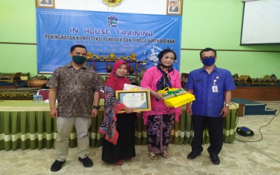 Terima Kasih Guruku