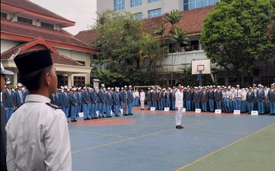 Semangat Pemuda Menggema di Lapangan Smanda: SMAN 2 Kota Malang Gelar Upacara Peringatan Hari Sumpah Pemuda